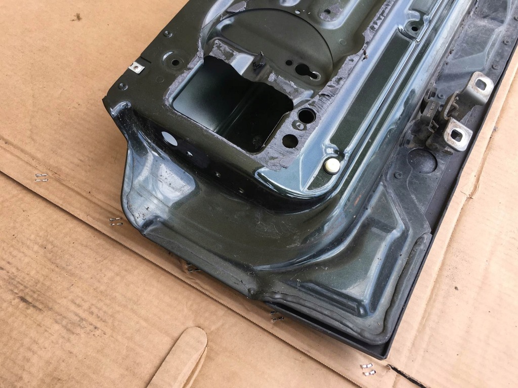 фото №8, Борт багажника land rover discovery iii lrc904