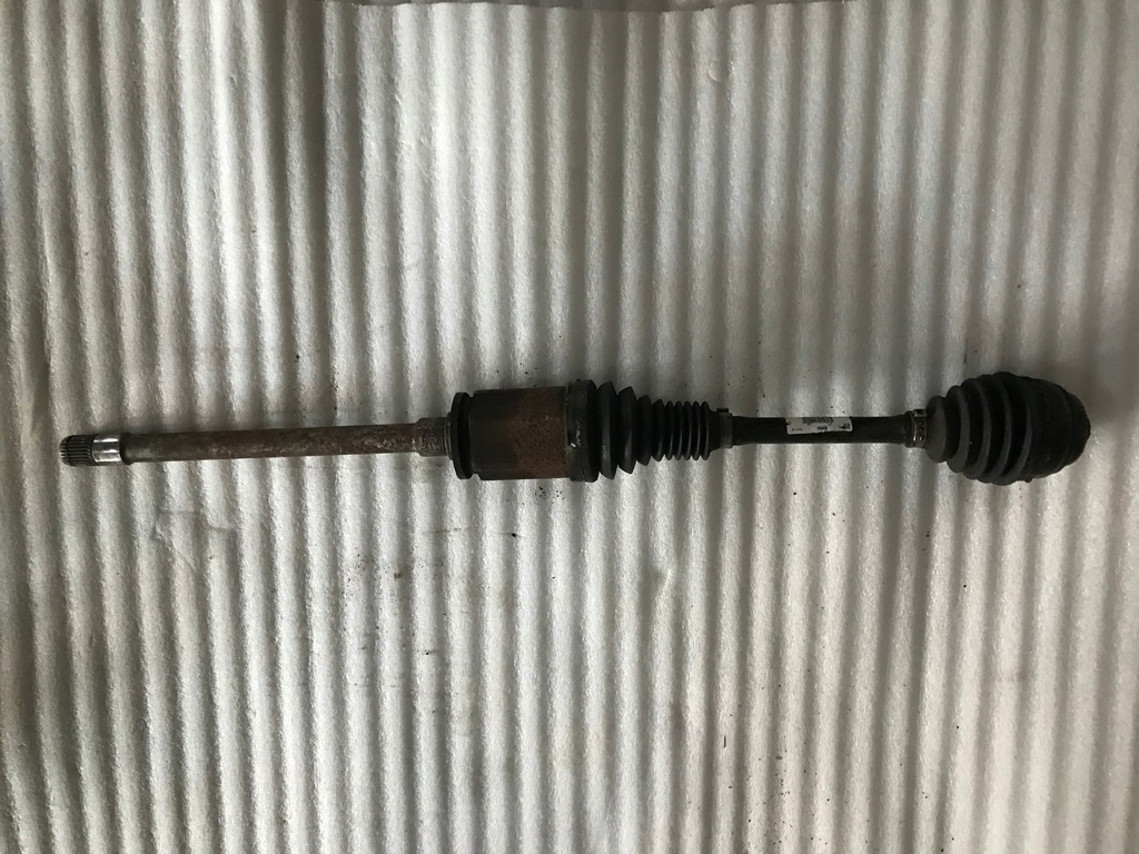 фото №1, Bmw f10 xdrive приводной вал правая az759304404