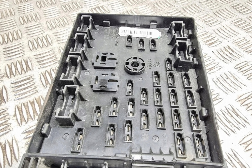 фото №8, Коробка предохранителей vw passat b7 alltrack 365 3c0937125a 1.4l бензиновый