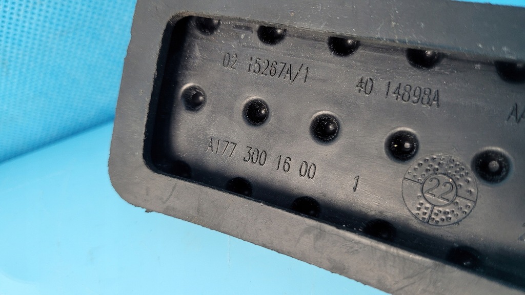 фото №5, Mercedes x247 glb 200 23r накладка na педаль газу a1773001600