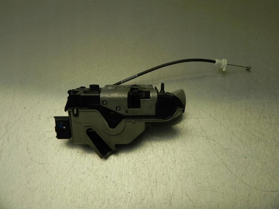 Купити Замок двері лівий перед європа  peugeot 2008 9688080480