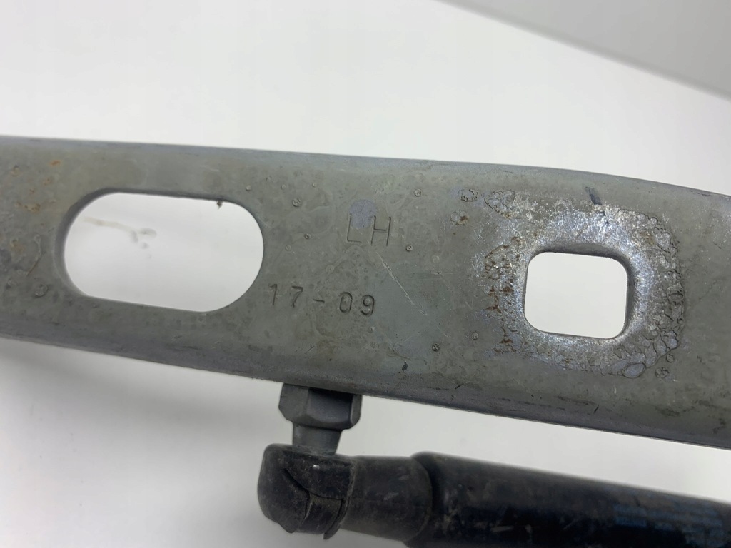 фото №5, Audi q5 8r петля капот кришки двигуна лівий 8r0823301a