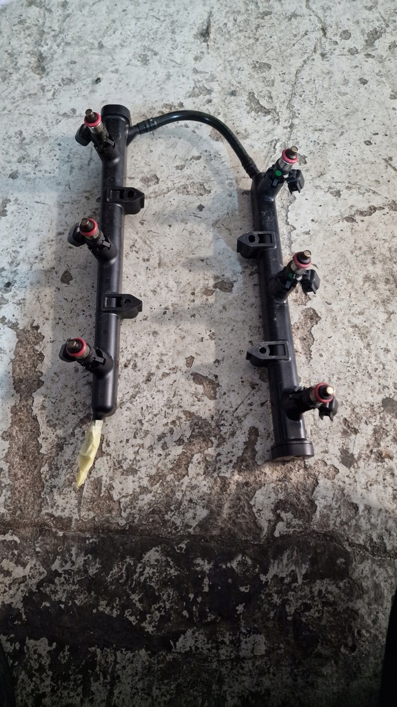 фото №1, Chrysler pacifica молдинг упорскування форсунки