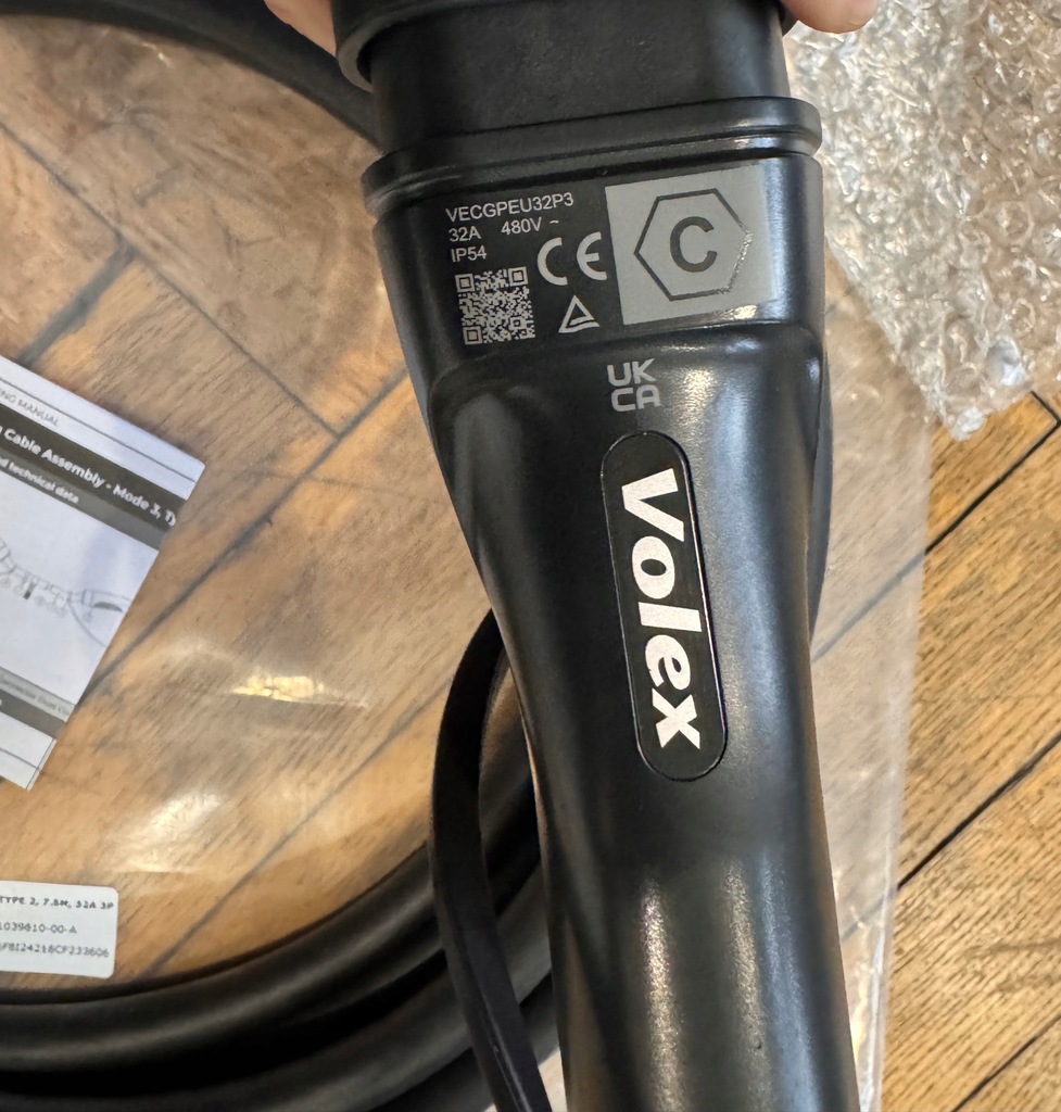 фото №5, Tesla полностью новый шланг зарядки зарядное устройство кабель 32a 7.5m оригинал