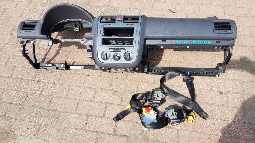 фото №1, Приборная панель приборная приборная панель vw golf v 3d