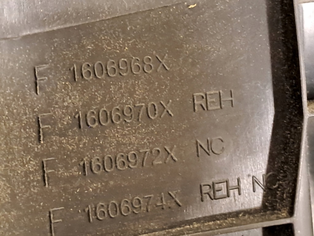 фото №8, Пластик защита корпус сиденье водителя левая peugeot expert iii 3 17r