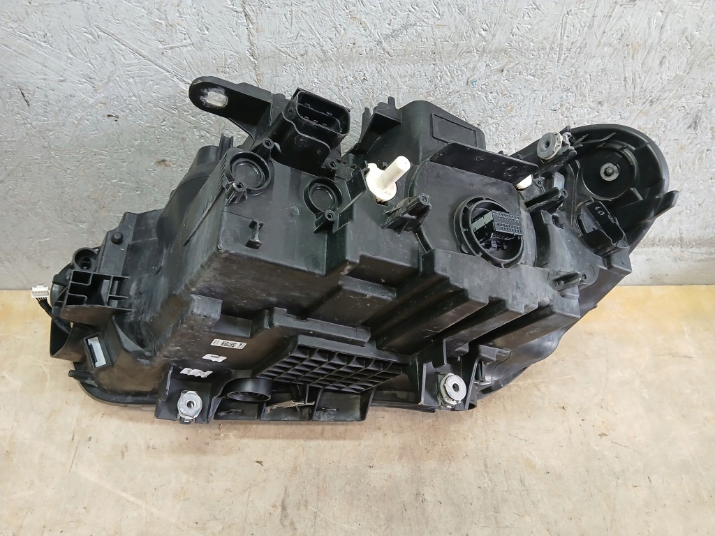 Фара перед правый  bmw x1 f48 full led в Украине