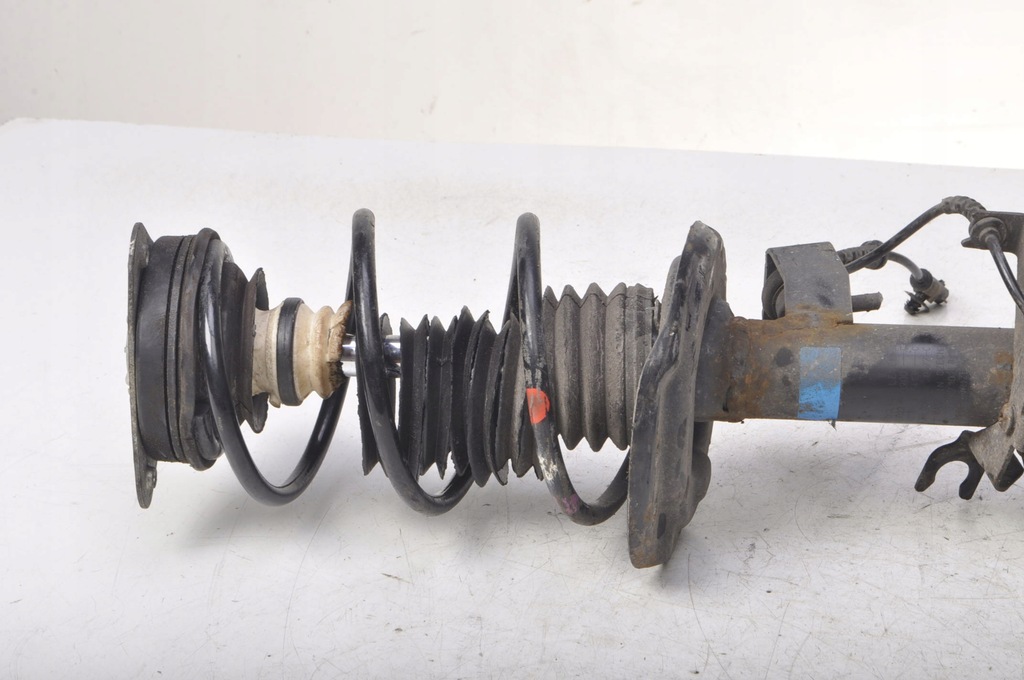 фото №5, Smart forfour 453 амортизационная стойка правый перед