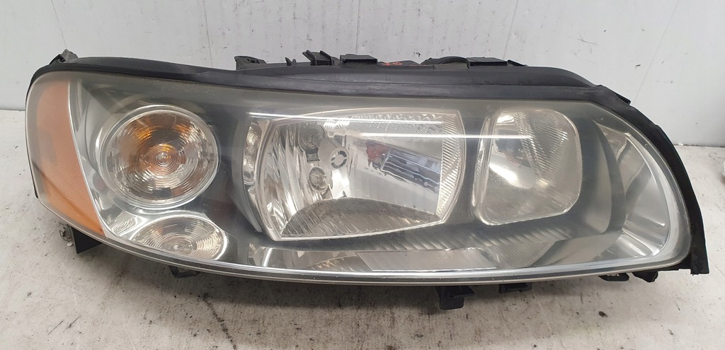 фото №1, Volvo v70 2 ii lift лампа перед права оригінал europa