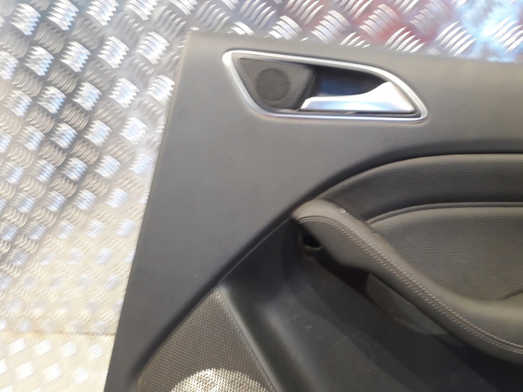 фото №6, Mercedes b w246 2014r обшивка двері правий задня