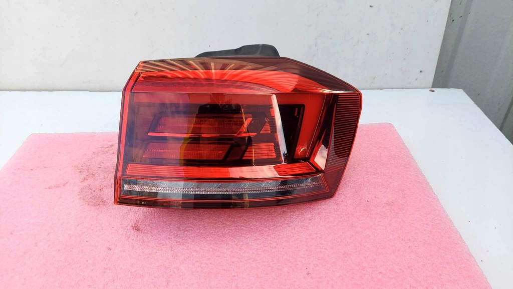 фото №1, Vw golf sportsvan lift 17- лампа правая задняя задняя