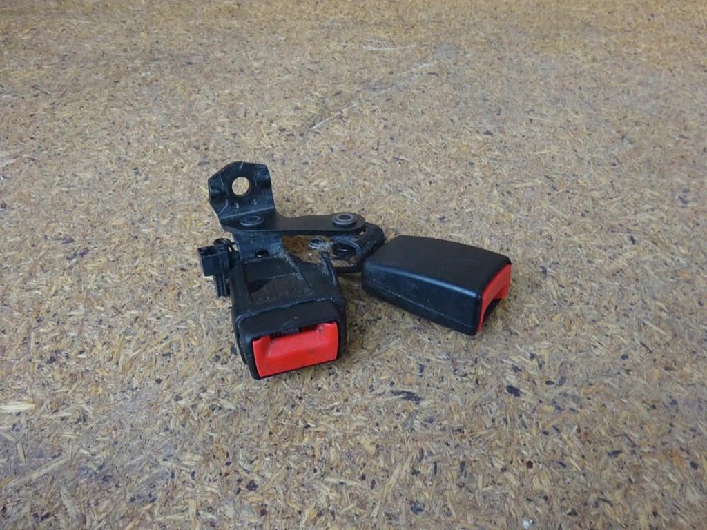 фото №7, Audi q3 8u кліпса ременів задня задніх задня 4g0857739a