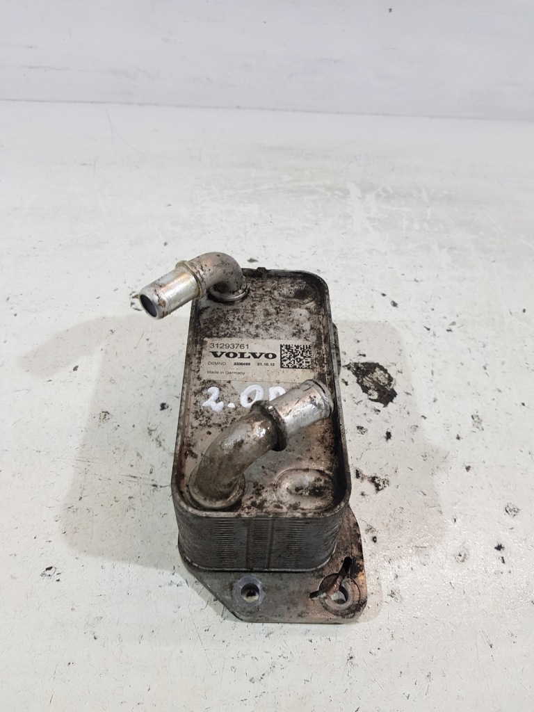 фото №9, Радиатор масла 31293761 2.0d4 d4204t5 181km volvo