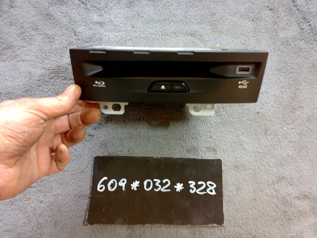 фото №1, Chrysler pacifica 2017 - радио проигрыватель cd dvd idealny