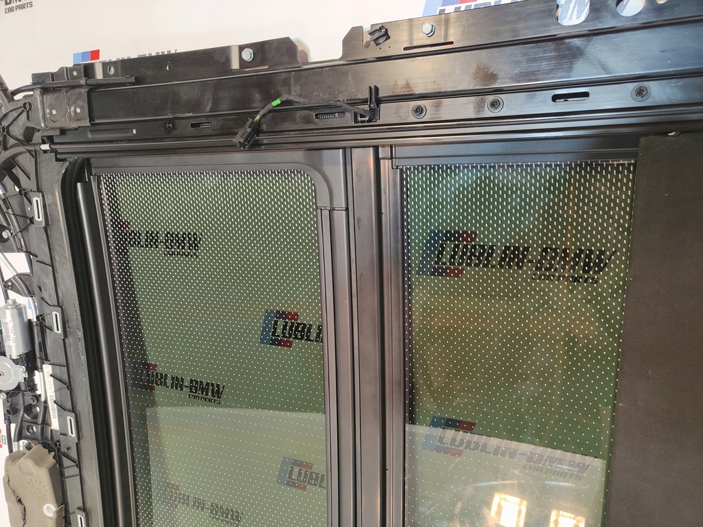 фото №14, Люк стеклянный панорама sky lounge bmw g06 f96