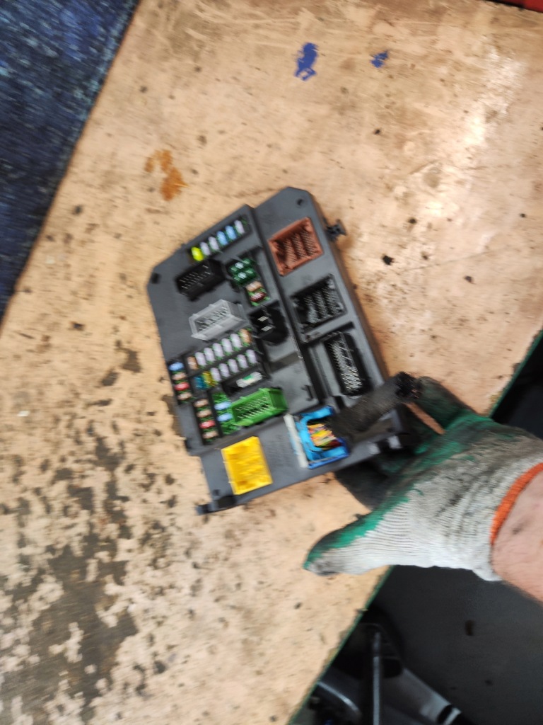 фото №1, Peugeot 508 i 2.0 hdi коробка модуль bsi 966499238000