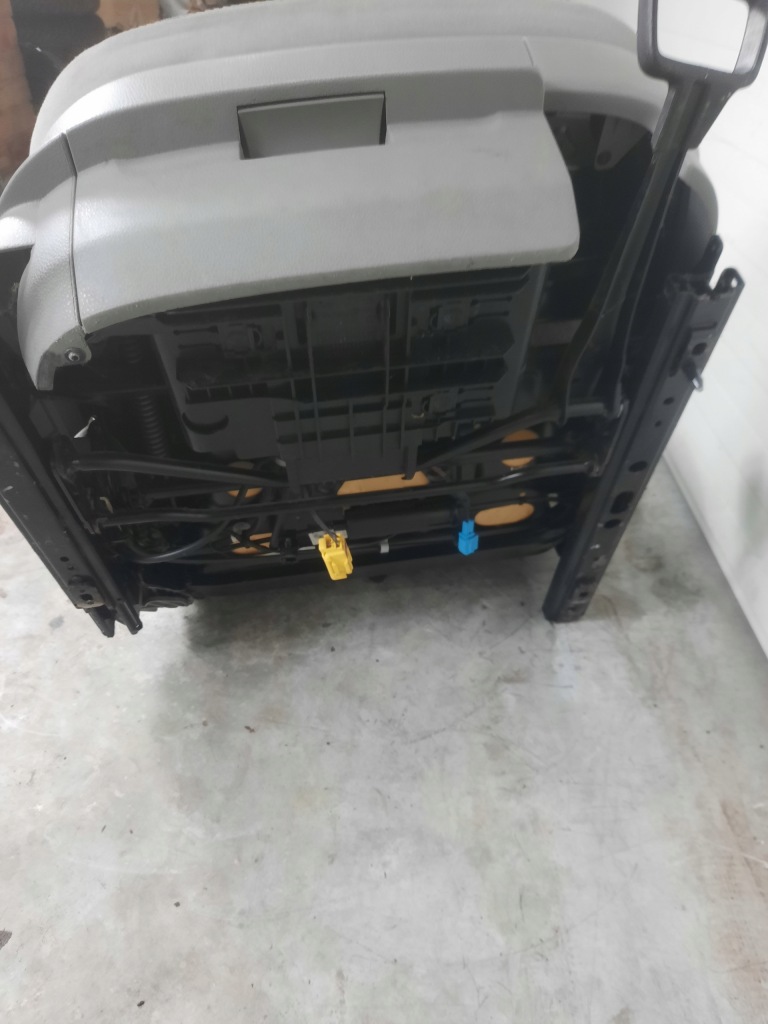 фото №7, Сиденье правый перед передний пассажира ibiza iv 3d