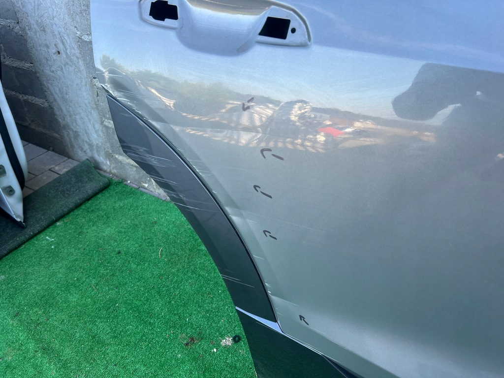 фото №8, Audi q8 e-tron 4ke 2019- дверь правое задние правый задняя