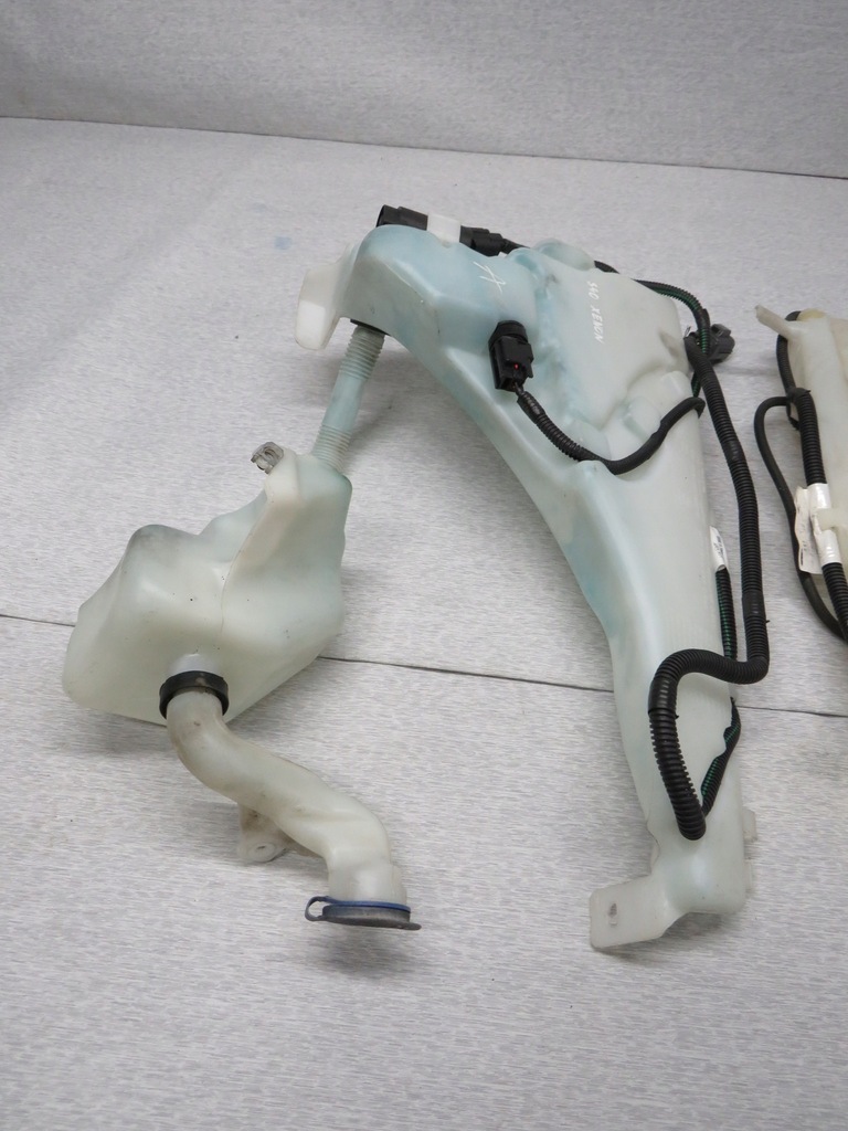 фото №8, Volvo s40 бак жидкость омывателя ксенон