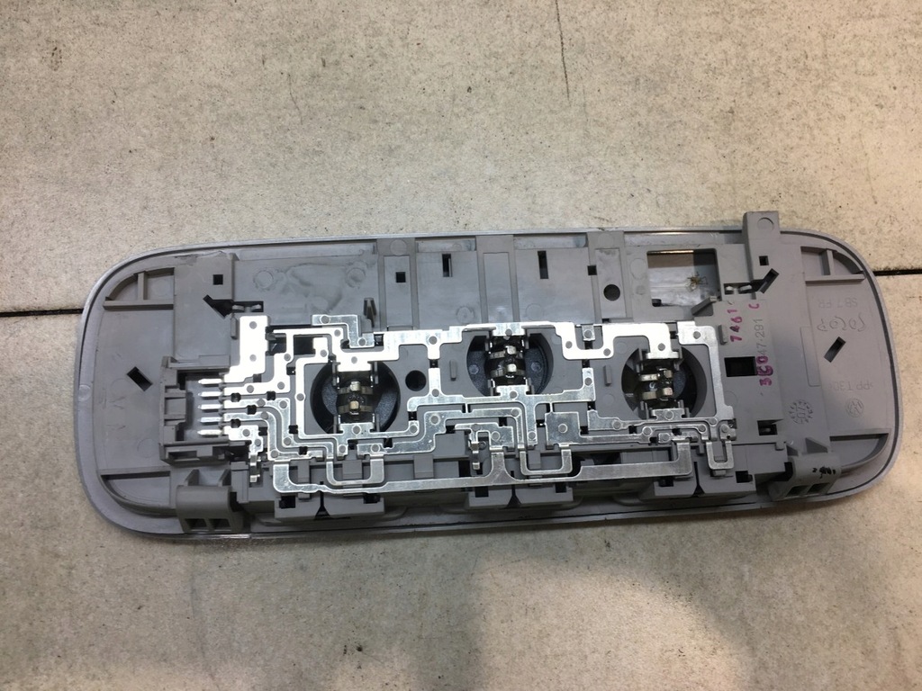 фото №4, Лампа потолочный passat b6 3c0947291c