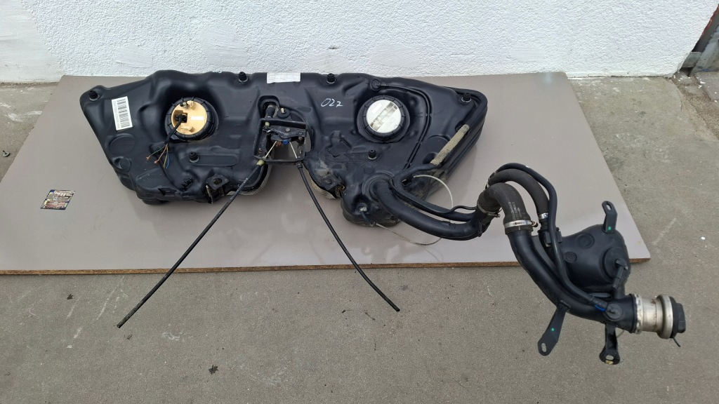 фото №1, Бак топлива насос mercedes w203 203