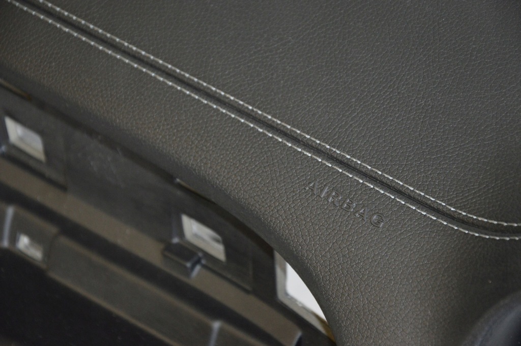 фото №9, Mercedes консоль приборная панель приборная панель кожа серая nić eqb x243 243