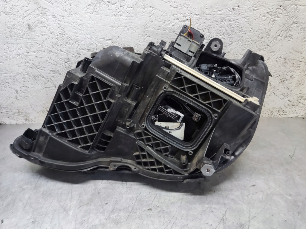 Mercedes e klasa w212 рестайлинг  фара правый  передняя led uk a2128209059 с Разборки