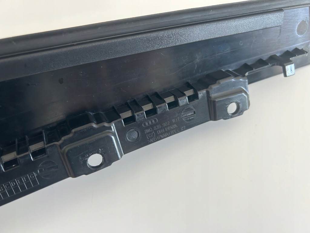 фото №16, Audi a4 rs4 b9 2018- молдинг накладка стойка b дверь правый задняя 8w0 оригинальный номер