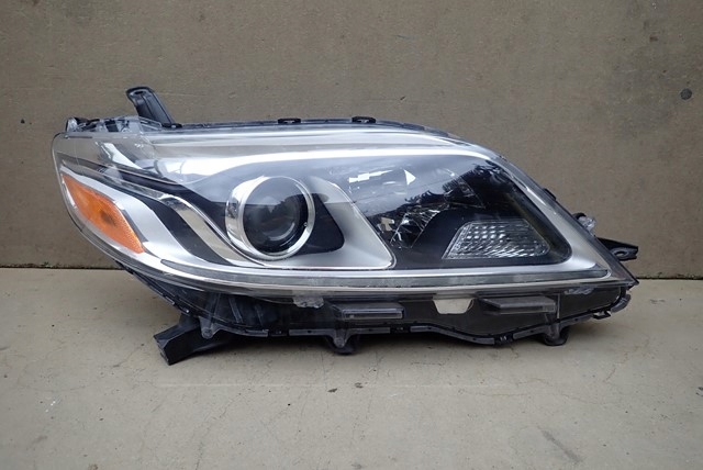 фото №1, Лампа правая фара правый toyota sienna se 2015-