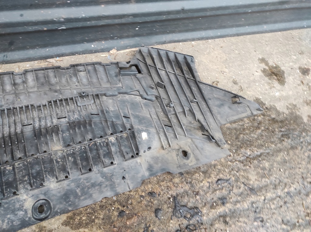 фото №5, Плита защита нижняя audi a6 c7 lift 4g0807611f