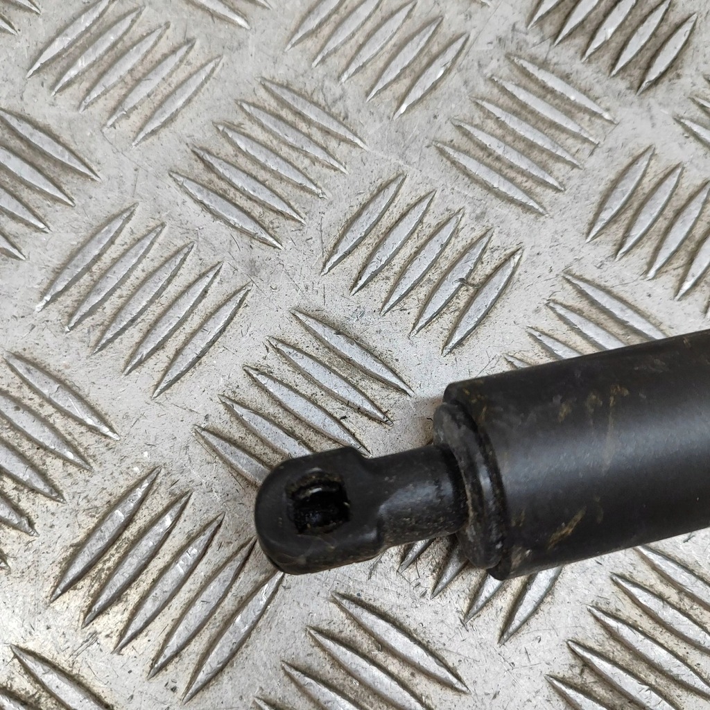 фото №6, Kia ev6 2022 права сторона амортизатор кришки задній багажника