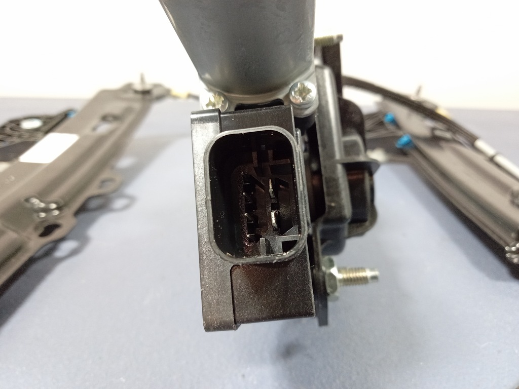 фото №6, Bmw 2 gc f44 підйомник скло задня правий 9851140