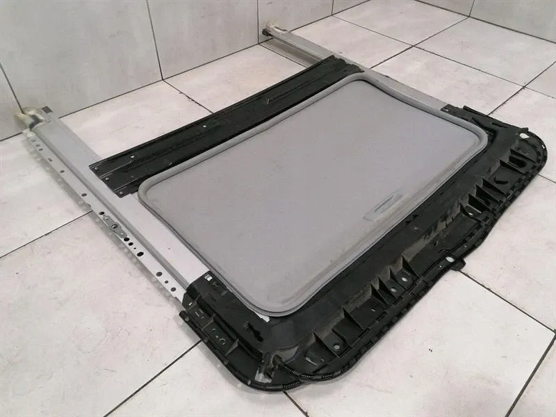 Mitsubishi lancer 2008 люк 7707220 люк- Зі Шроту