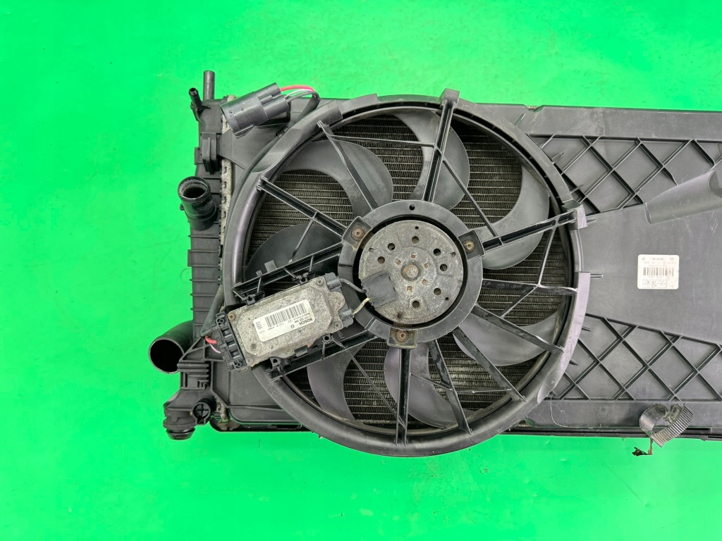 Комплект радиатор воды кондиционера вентилятор volvo c30 1.6d 06- v50 s40 Доставка