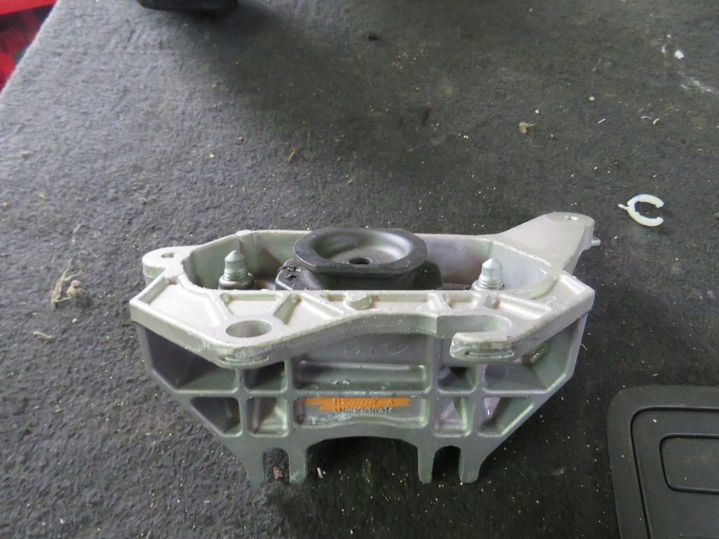 фото №1, Кронштейн кронштейн 112536909r renault captur ii 2