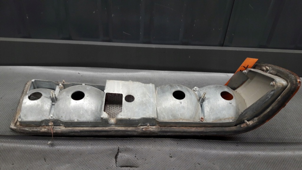 Лампа лівий задній mercedes w116 Доставка