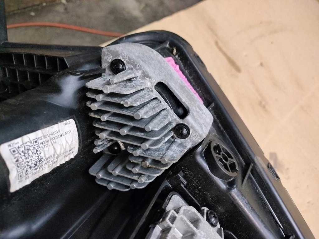 фото №1, Kia sportage 5 v 21- модуль преобразователь левая оригинал