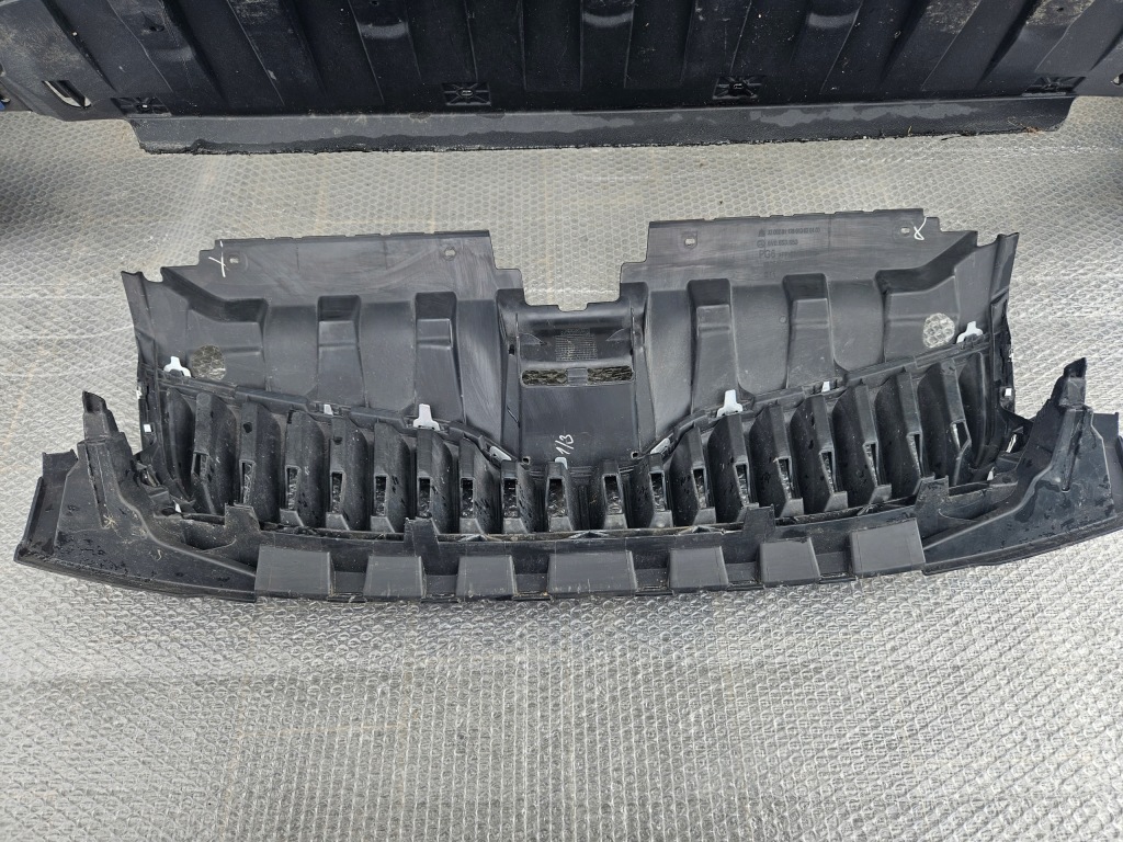 Skoda fabia 6v0 бампер перед решётка решётка радиатора Киев