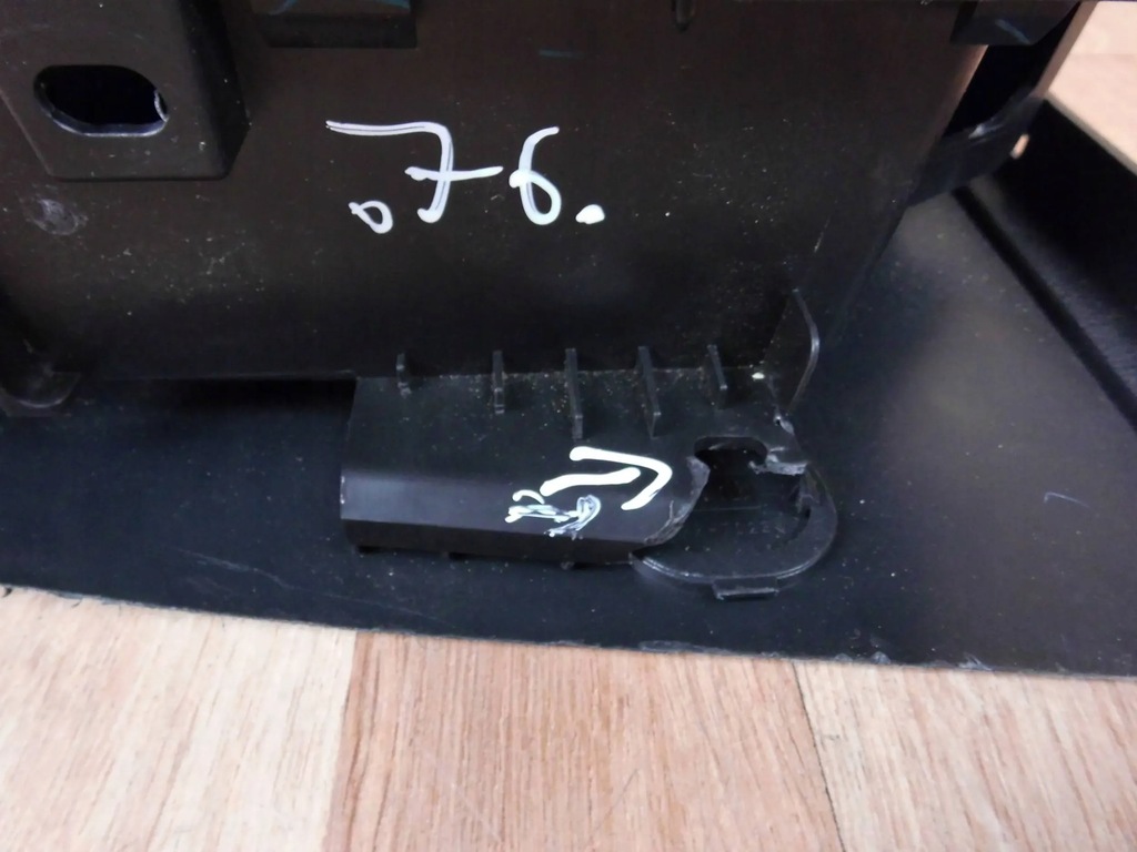 фото №10, Subaru levorg накладка туннель средний подлокотник 66150ag000wa