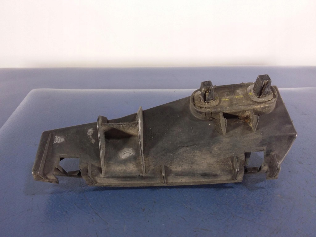 фото №1, Toyota corolla verso ii направляющая бампера левый задняя