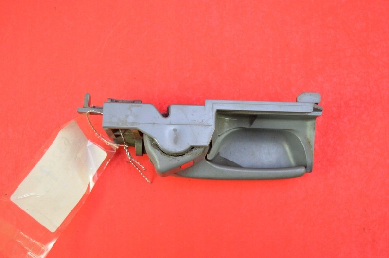 фото №3, Ручка внутренняя левая перед toyota hilux 05-15