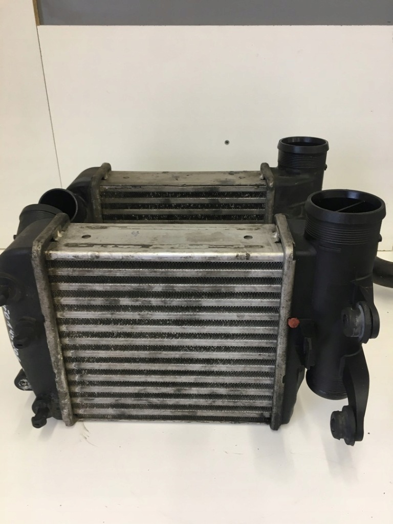 Купити Інтеркулер лівий audi a6 4f0 4f0145805e