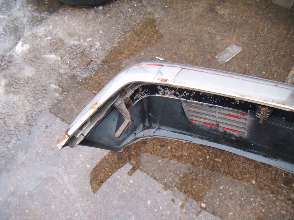 Купити Mercedes w126 79- бампер перед