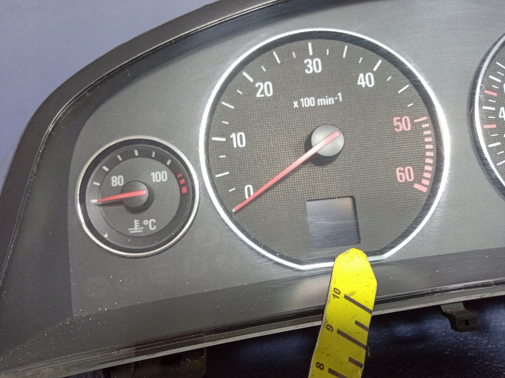 Opel signum 2.2 dti счетчик приборы eu 13136729 с Разборки