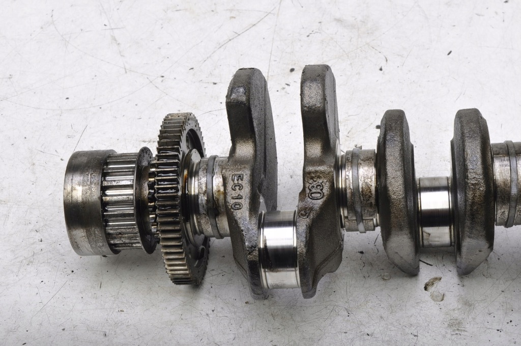 Peugeot 2008 2 1.2 thp 114kw 155km wał колінчастий hnn hnj hnr Зі Шроту