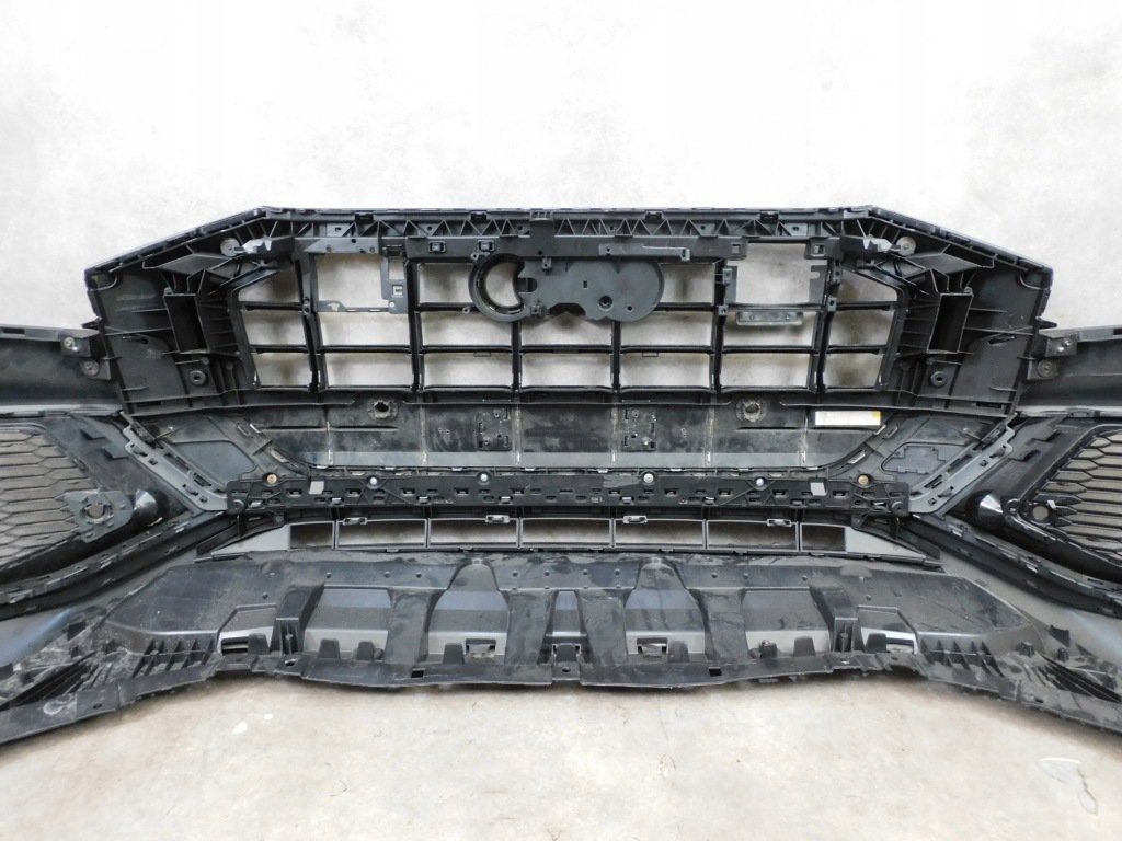 Audi q8 4m8 s line бампер перед передний новый решётки накладки решётка радиатора Оригинал