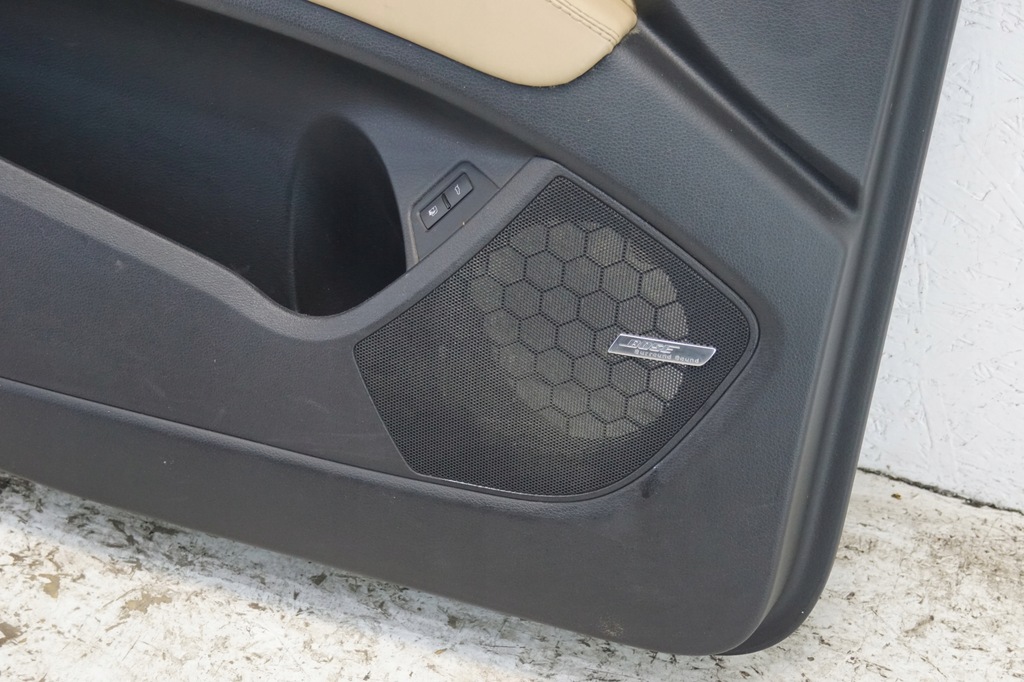 фото №8, Обшивка дверь левый перед audi q7 4l europa