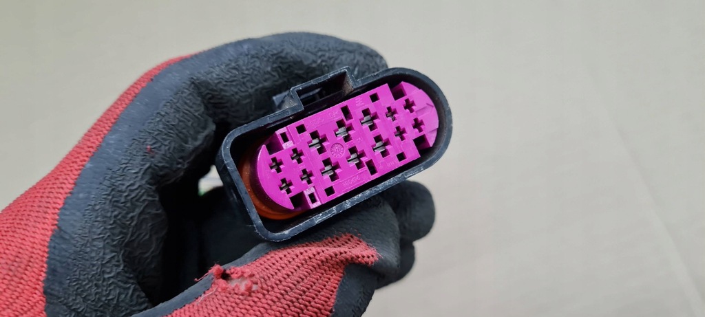 фото №7, Q5 8r штекер лампы перед передняя 1j0973737 a4 b8 a5 a7 4g a5