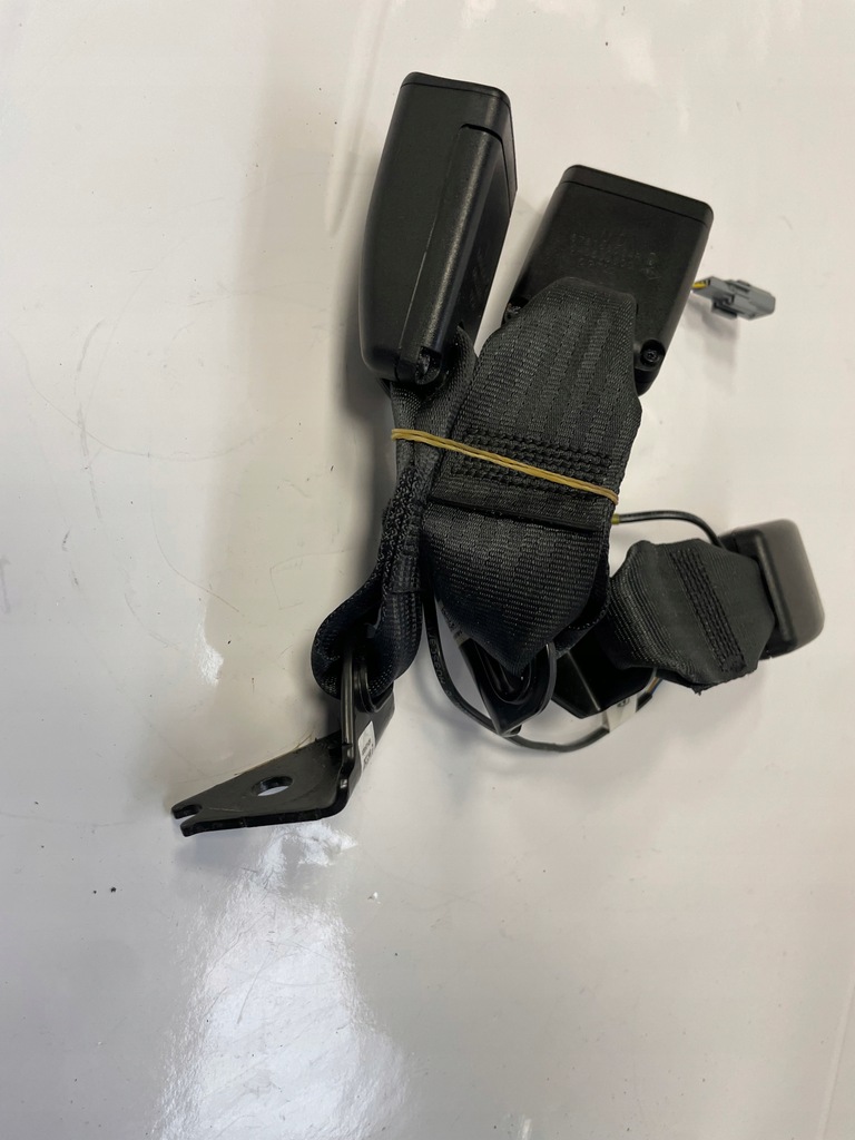 фото №8, Renault arkana 1.3 tce 22 клипса поперечина задняя 878168084r 878167142r