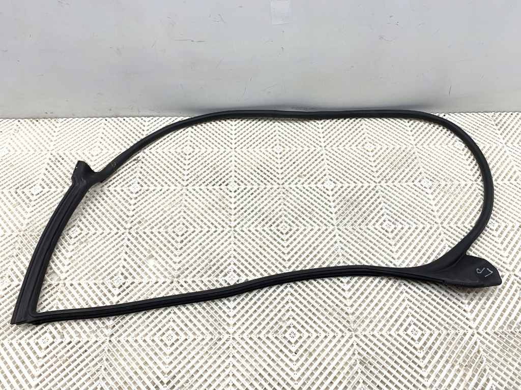 фото №1, Прокладка дверь перед левая audi q8 suv 4m8831707